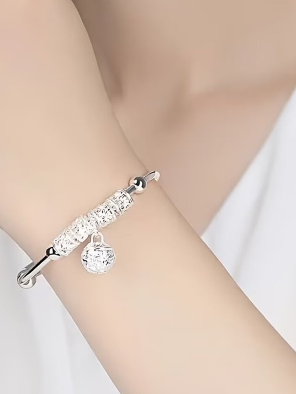 Elegant 925 Silver Palace Style Gong Ling Bracelet - Women's Fashion
